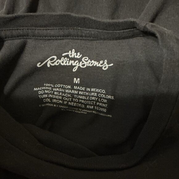 The Rolling Stones Classic Tongue Logo T-Shirt Black Unisex Short Sleeve Size M - Picture 4 of 4